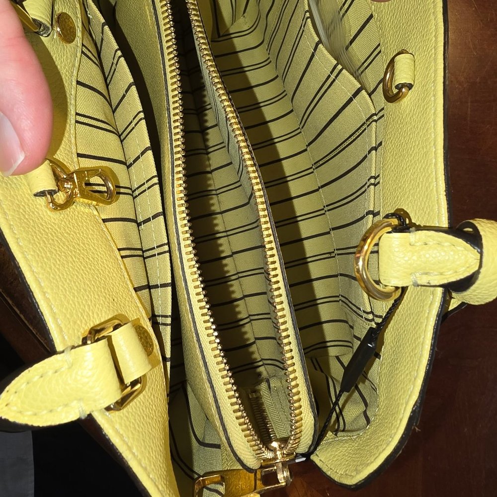 Louis Vuitton Vintage Handbag - Picture 4 of 12